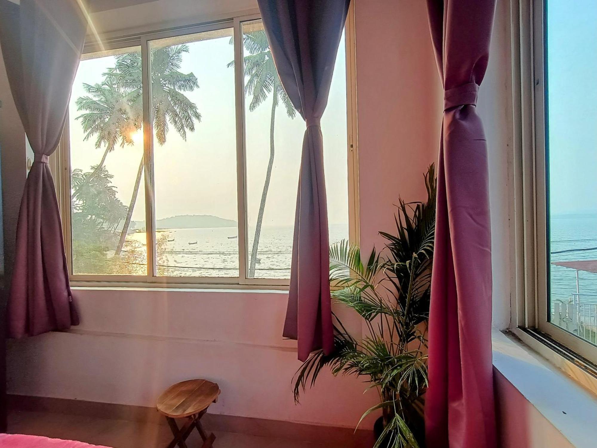 Gs Home On The Bay - Super Sea View Glass Studio Apartment Vagator Extérieur photo