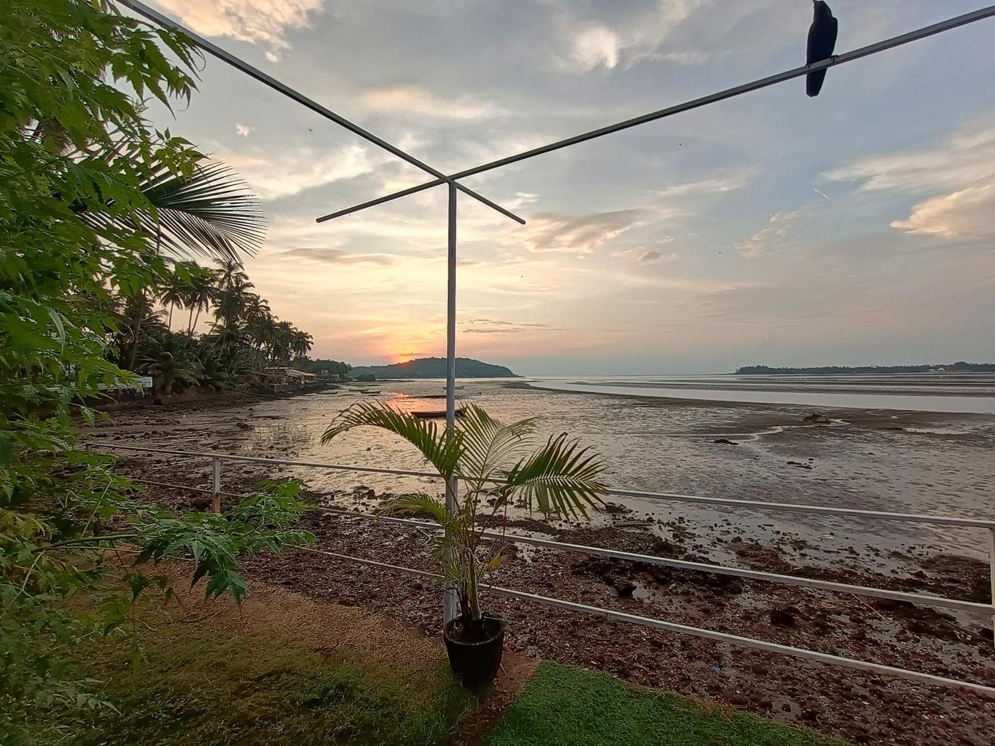 Gs Home On The Bay - Super Sea View Glass Studio Apartment Vagator Extérieur photo