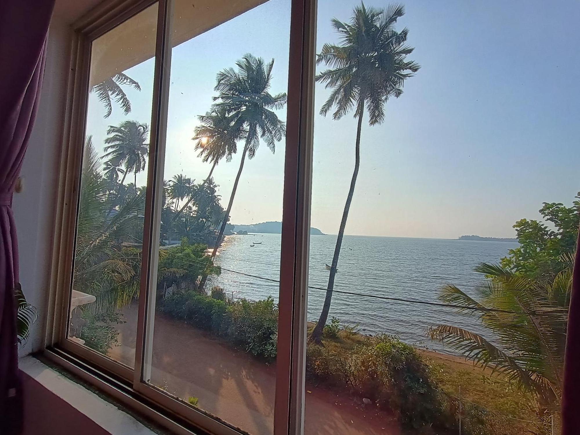 Gs Home On The Bay - Super Sea View Glass Studio Apartment Vagator Extérieur photo