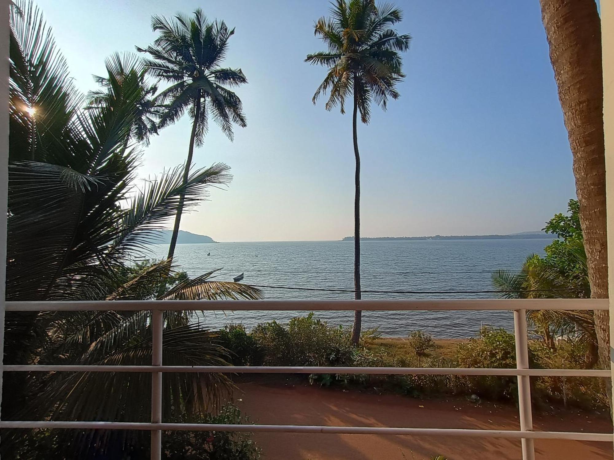 Gs Home On The Bay - Super Sea View Glass Studio Apartment Vagator Extérieur photo